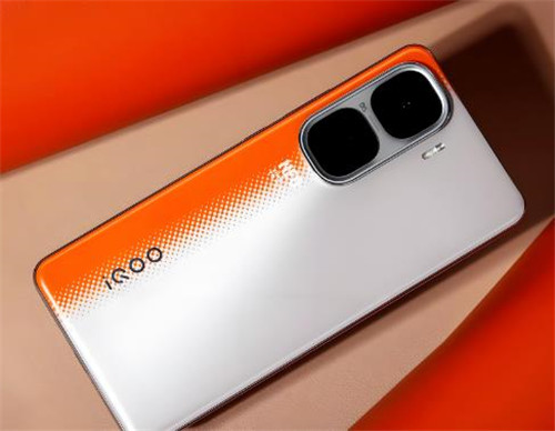 iQOO千元直屏旗舰手机值得买么？2K屏+7000mAh超大容量电池配图
