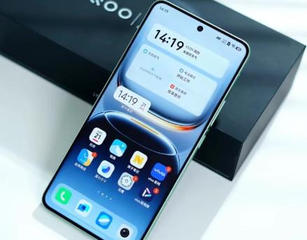 iQOO 13价格大跳水，现在买可以么？iQOO 13手机怎么样配图