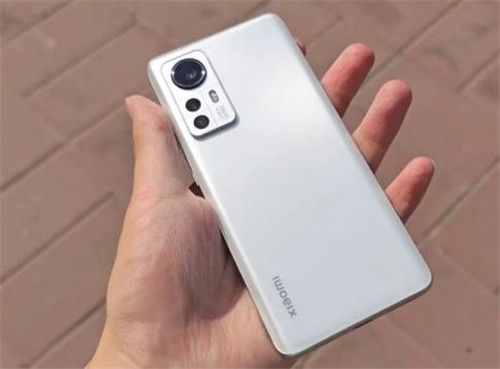 小米12还值得购买么?二手的小米12还值多少钱?配图 小米12还值得购买么?二手的小米12还值多少钱?配图