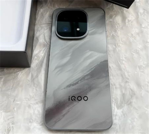 2025年买什么手机最耐用?16+1T顶配用6年起!配图 2025年买什么手机最耐用?16+1T顶配用6年起!配图