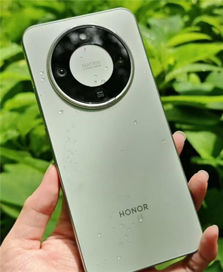 荣耀目前最值得“捡漏”的一款手机，荣耀手机哪款最值得购买？配图