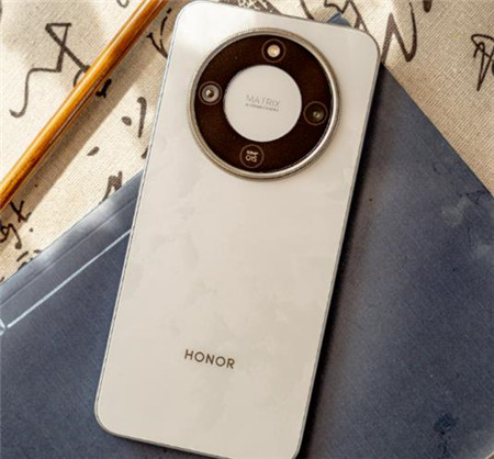 公认的“低价高配”荣耀x70手机值得购买么？配图