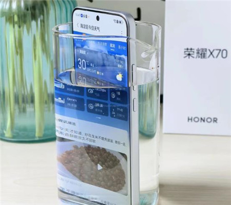 公认的“低价高配”荣耀x70手机值得购买么？配图