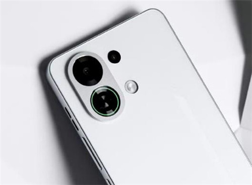 OPPO的手机千元手机哪款比较好用？微型风扇+电竞大屏配图