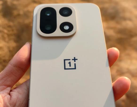 什么手机比较耐用适合打工族？2026公认“打工人神器”的3款手机配图