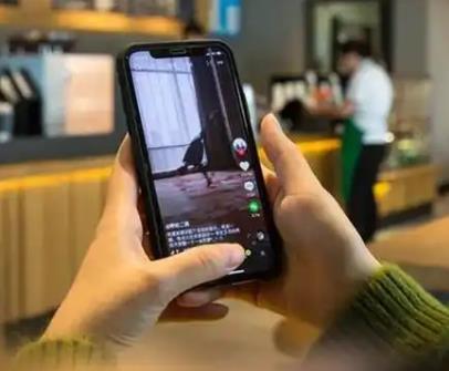 2026年十大领红包提现到微信的游戏推荐：五个一天可提100元以上的赚钱游戏