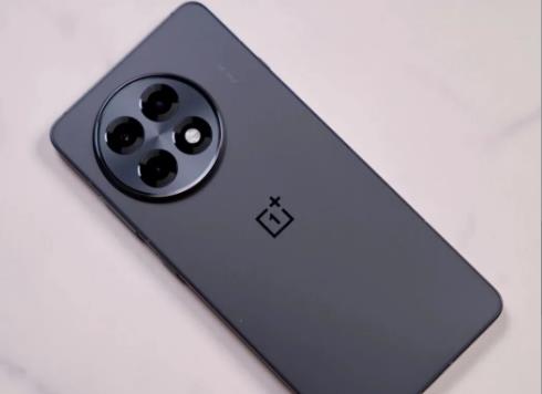 2026适合“打工人”的3款手机，2000元左右的手机目前哪款比较合适？配图