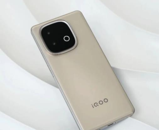 2026适合“打工人”的3款手机，2000元左右的手机目前哪款比较合适？配图