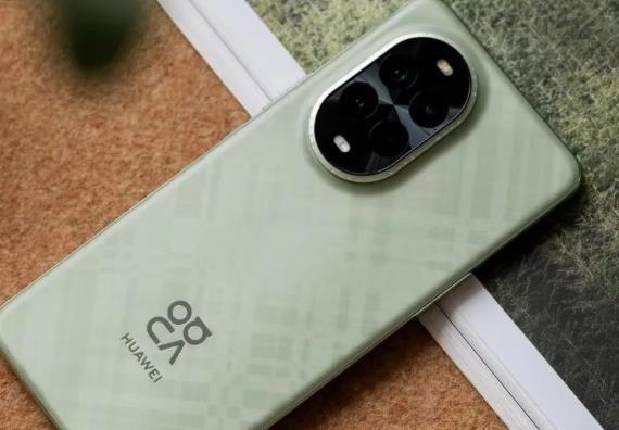 华为nova13还值得购买么？麒麟芯+卫星通信+6000万自拍，价格不到1000配图