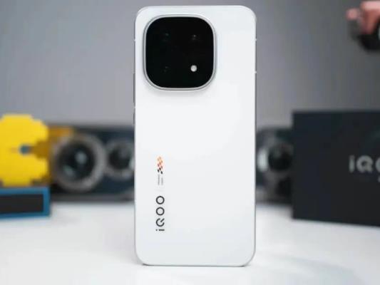 16GB+512GB大内存手机推荐：适合打工人赚钱的3款性价比手机配图