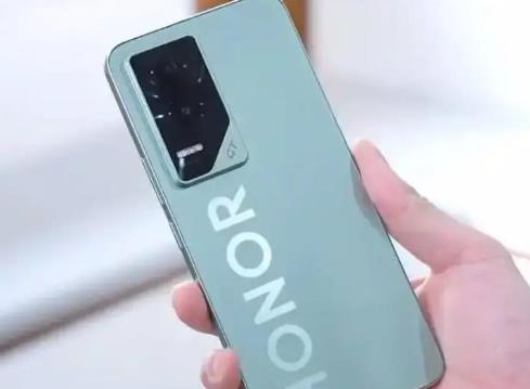 预算1500左右选择哪些手机比较好？可以“闭眼买”的3款真香手机配图