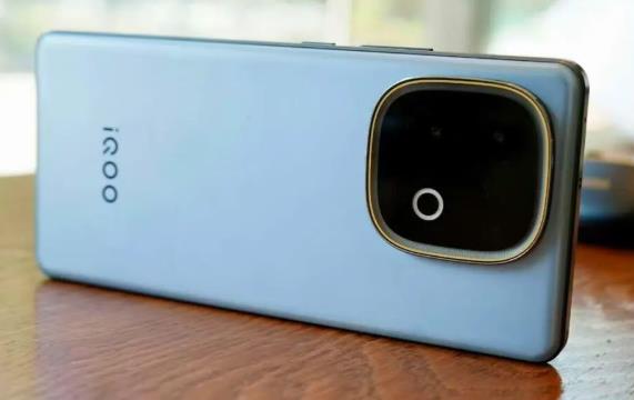 2000左右预算目前购买手机选择哪款好？分享2026年“闭眼买”的3款手机，超大内存！配图