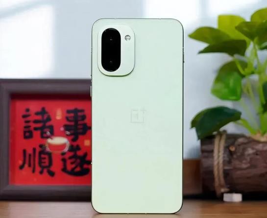 2000多的预算目前购买哪些手机比较好用？12GB+512GB，两千档可以“闭眼入手”的3款手机推荐：配图