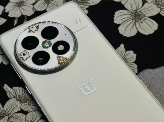 目前哪些手机最值得入手？2026可“闭眼入”的2款，公认“口碑佳”配图