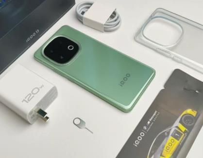 16GB+512GB，公认“值得捡漏”的5款直屏旗舰手机配图