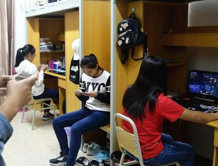大学生在宿舍可以做副业么？盘点 8 个适合大学生赚钱的副业推荐配图