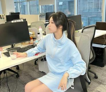 有没有适合女孩子赚钱的副业？盘点2026年10个适合女生搞钱的副业配图
